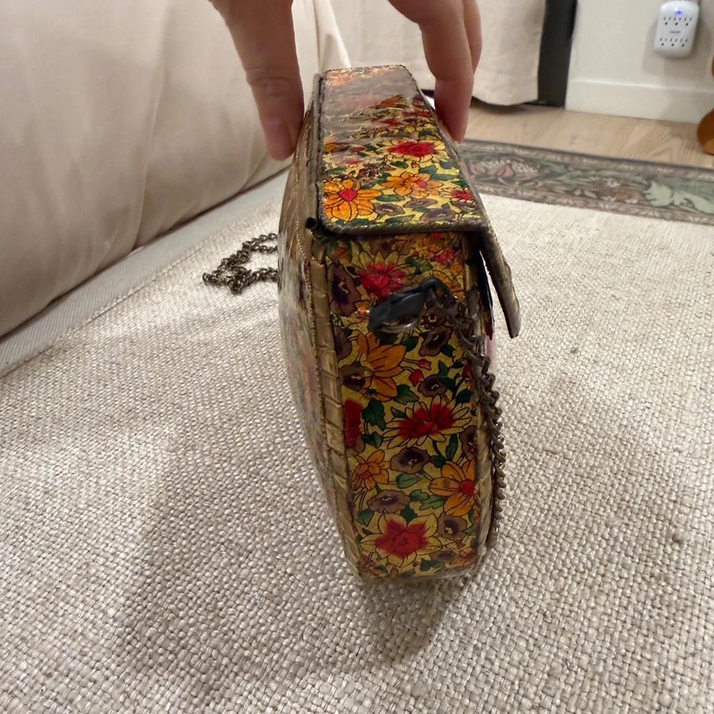 Antik Kraft Amoli Metal Clutch Purse in Floral Print - Picture 6 of 10